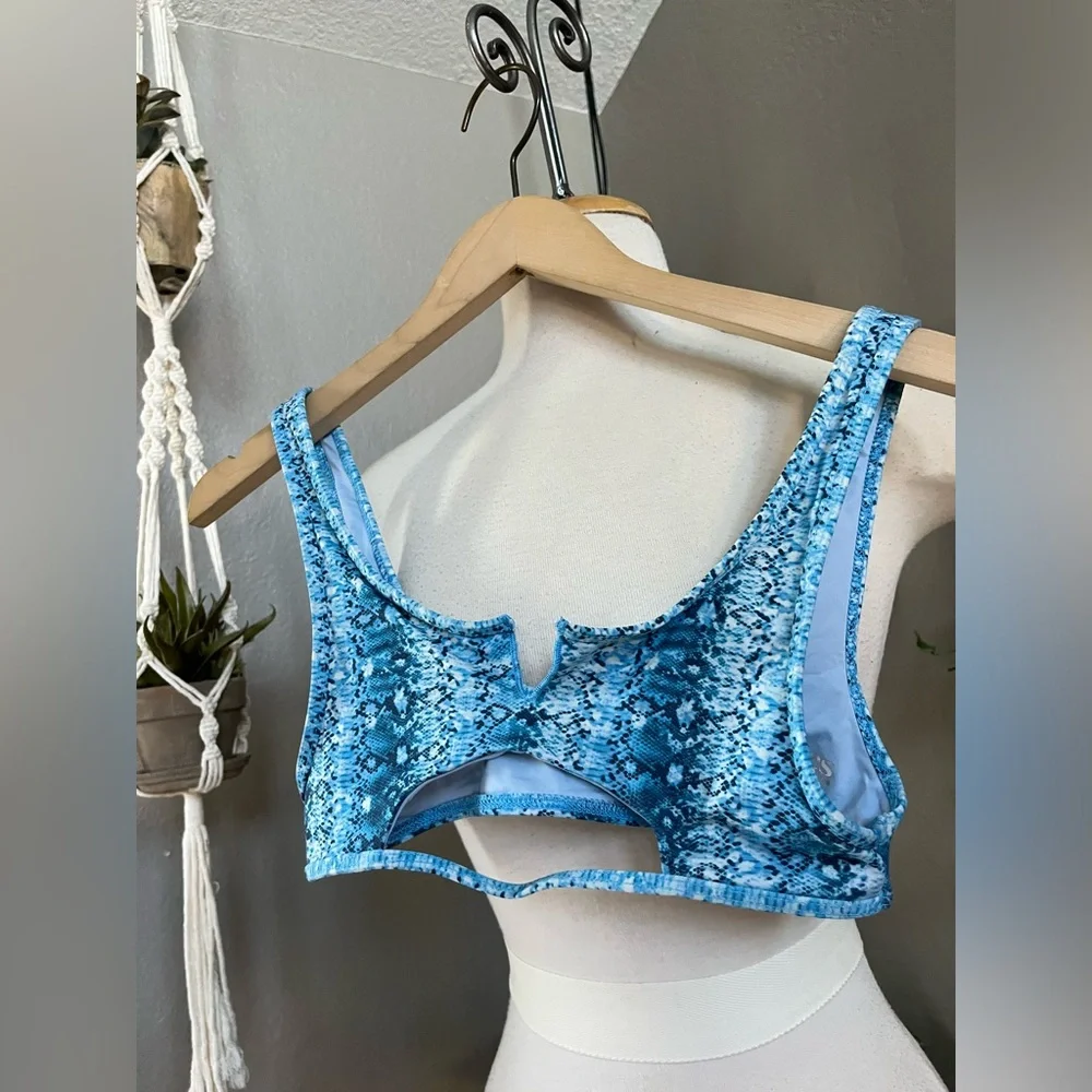 Frankies Bikinis 2 Pc Set Lulu Top and Kenz Bottom